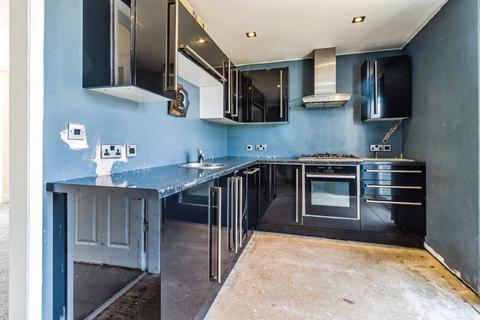 2 bedroom end of terrace house for sale, Caldecott Road, Manchester, M9