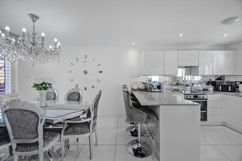 4 bedroom detached house for sale, Hawley Drive, West Malling, ME19