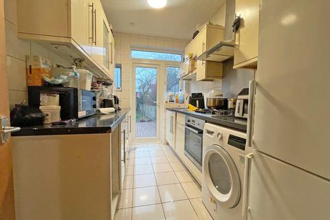 4 bedroom terraced house for sale, Aldborough Road South, Ilford, Essex, IG3
