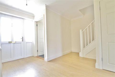 3 bedroom semi-detached house to rent, Park Corner Road, Gravesend DA13