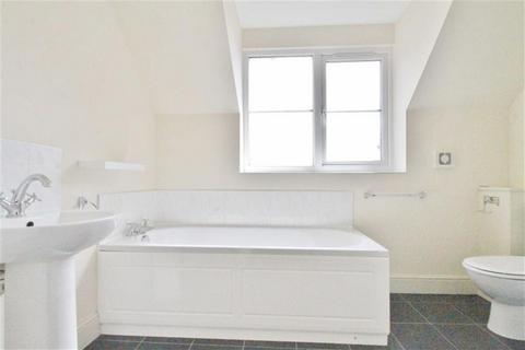 3 bedroom semi-detached house to rent, Park Corner Road, Gravesend DA13