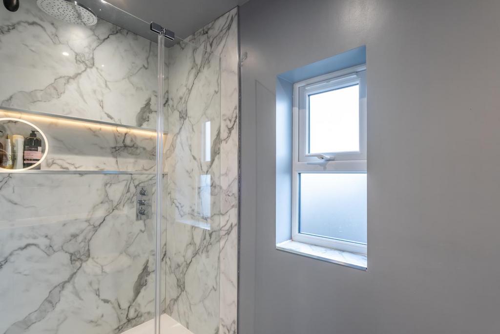 Ground Floor Ensuite.jpg