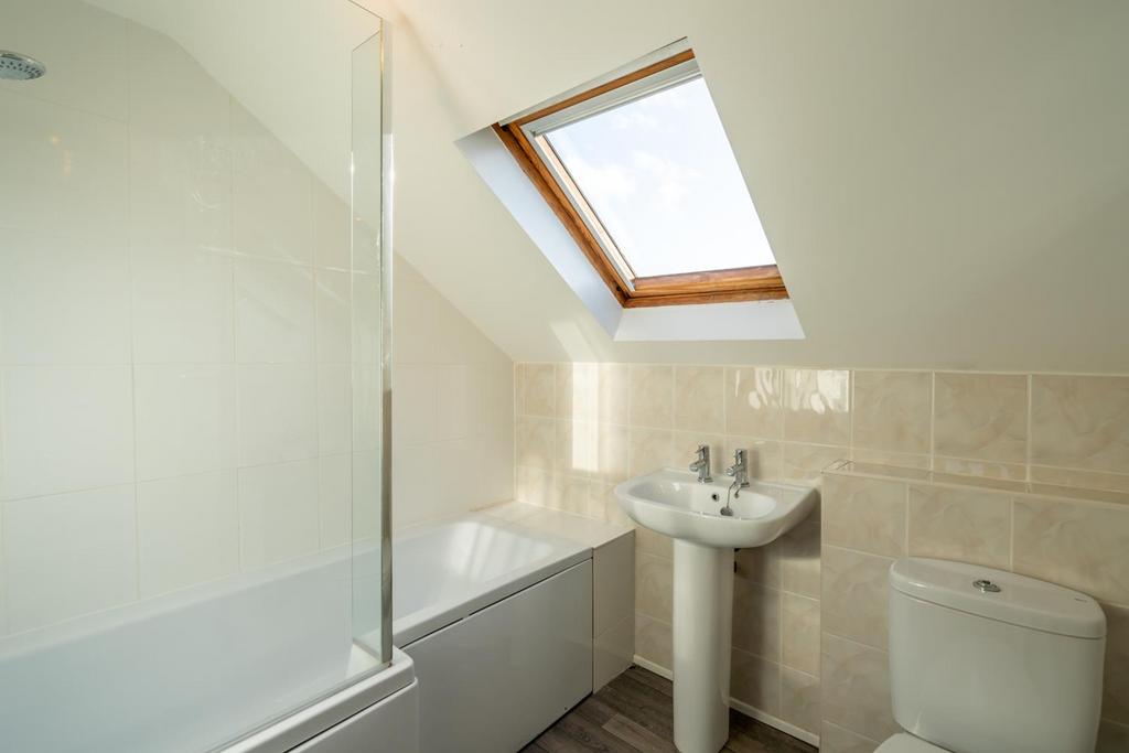 Family Bathroom.jpg