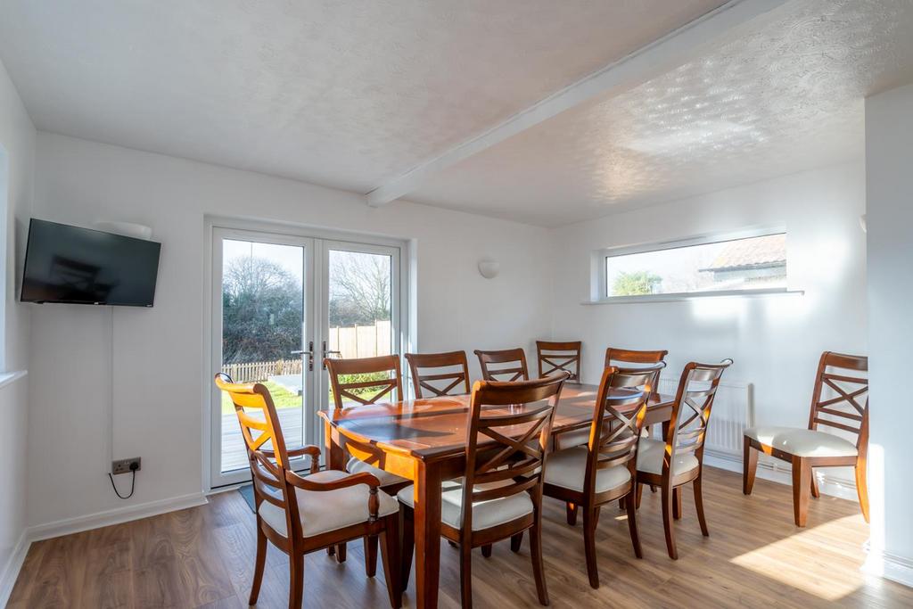Dining Room.jpg