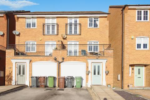 Kielder Drive, Leeds, LS10