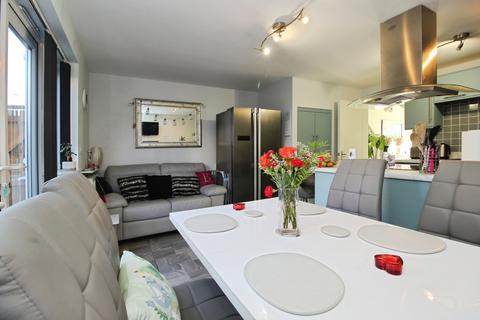 4 bedroom townhouse for sale, Kielder Drive, Leeds, LS10