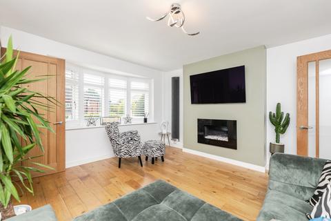 4 bedroom detached house for sale, First Avenue, Rothwell, LS26
