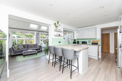 4 bedroom detached house for sale, First Avenue, Rothwell, LS26