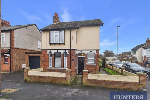 3 bedroom detached house for sale, Midway Avenue, Bridlington
