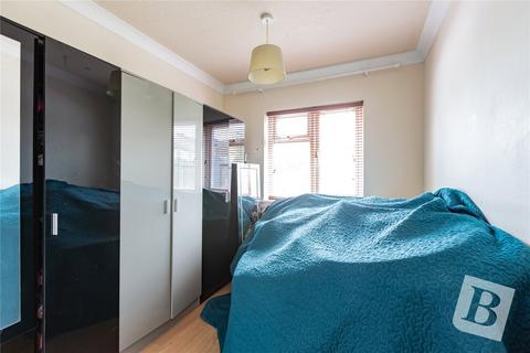 2 bedroom maisonette for sale, Albert Road, Romford, RM1