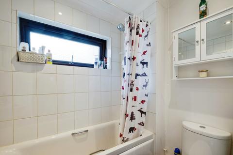 2 bedroom semi-detached house for sale, Bankview, Lymington, SO41