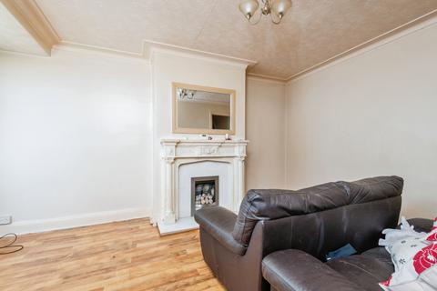 2 bedroom terraced house for sale, Marsden Mount, Leeds, LS11