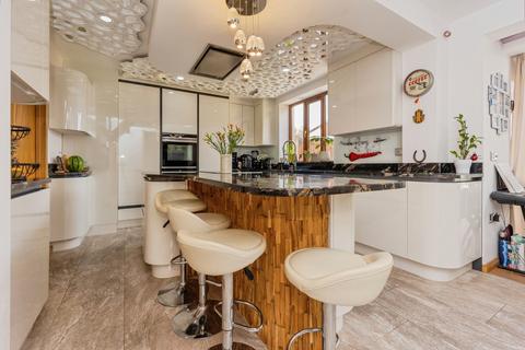 4 bedroom semi-detached house for sale, Lansdowne Avenue, Audenshaw, M34