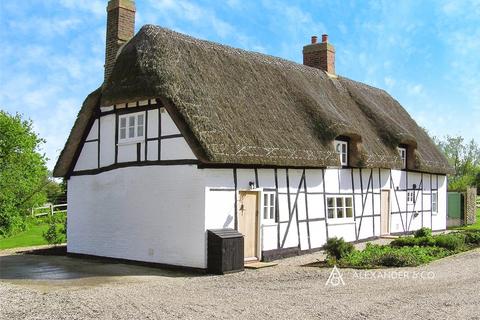 5 bedroom detached house to rent, Main Street, Aylesbury HP18
