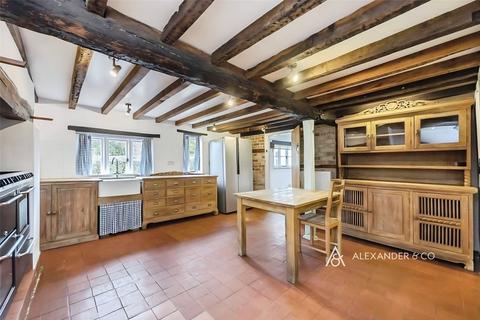 5 bedroom detached house to rent, Main Street, Aylesbury HP18