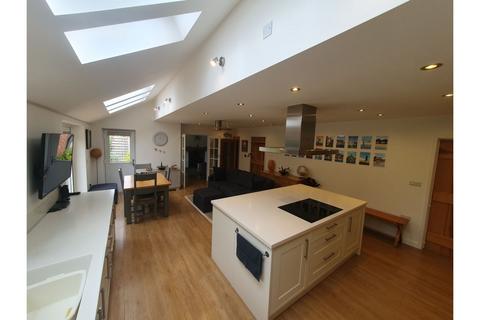 4 bedroom detached house for sale, Manor Road, Dersingham, PE31