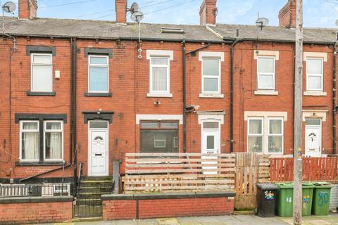 Longroyd Avenue, Leeds, LS11