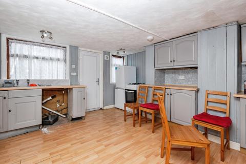 2 bedroom terraced house for sale, Longroyd Avenue, Leeds, LS11