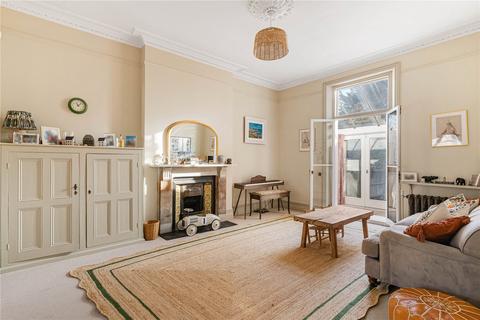 undefined, Mount Avenue, London, W5