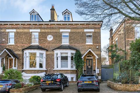 undefined, Mount Avenue, London, W5