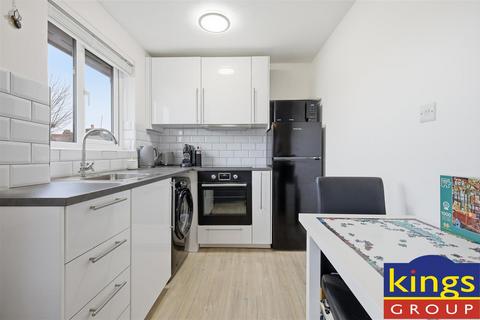 1 bedroom flat for sale, Green Pond Close, London
