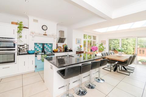4 bedroom detached house for sale, Bassett Avenue, Southampton, SO16