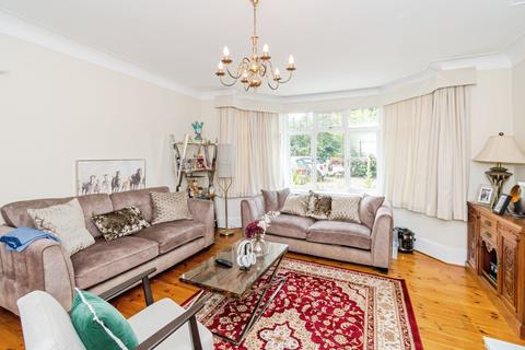 4 bedroom detached house for sale, Bassett Avenue, Southampton, SO16