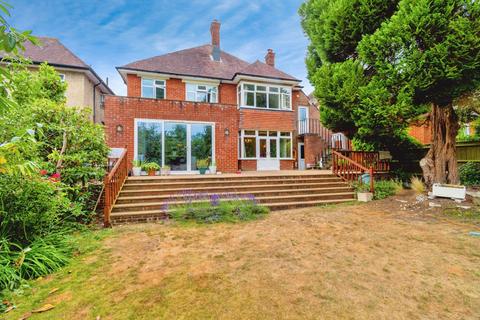 4 bedroom detached house for sale, Bassett Avenue, Southampton, SO16