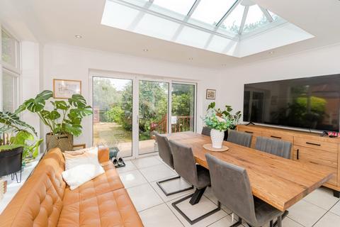 4 bedroom detached house for sale, Bassett Avenue, Southampton, SO16