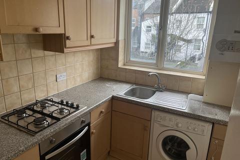 2 bedroom flat for sale, Fortis Green, London N2