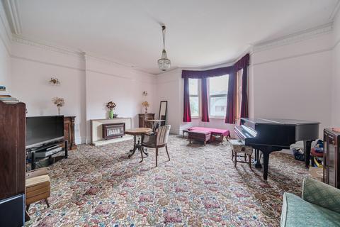 5 bedroom semi-detached house for sale, Oatlands Avenue, Weybridge, KT13