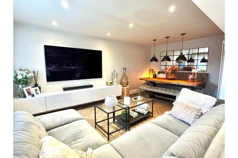 4 bedroom detached house for sale, Birch Avenue, Manchester, M35