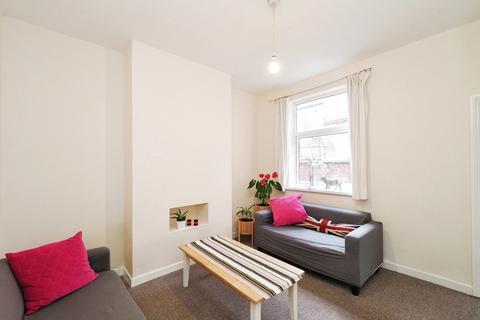 4 bedroom end of terrace house for sale, Avenue Road Extension, Leicester, LE2