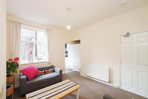 4 bedroom end of terrace house for sale, Avenue Road Extension, Leicester, LE2