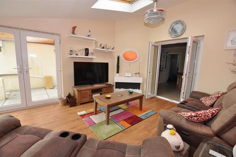 undefined, Park Lane, Burton-On-Trent DE13
