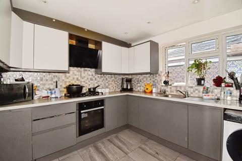 3 bedroom detached bungalow for sale, Tennis Court Drive, Leicester, LE5