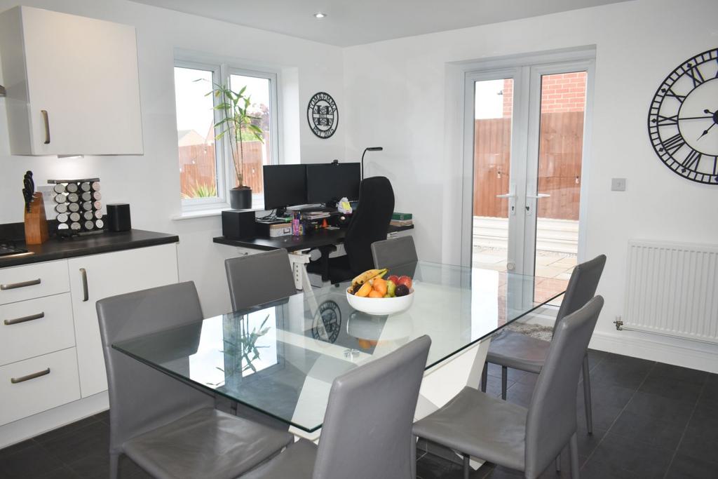 Kitchen/Dining Room