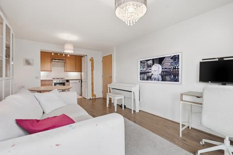 2 bedroom flat for sale, Fairlead House, London E14