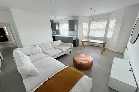 2 bedroom flat to rent, Southbourne