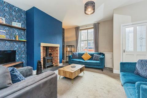 3 bedroom end of terrace house for sale, Hadfield Road, Glossop, SK13