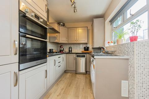 3 bedroom end of terrace house for sale, Hadfield Road, Glossop, SK13