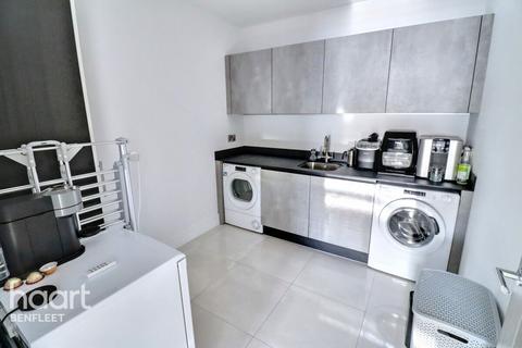 3 bedroom flat for sale, Beech Road, Benfleet