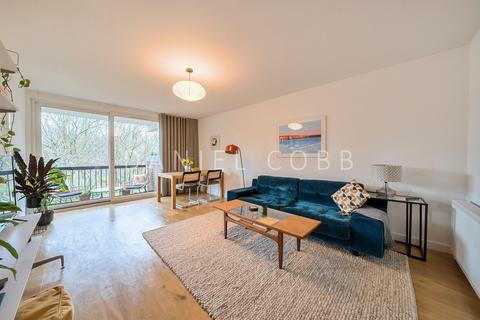 1 bedroom flat for sale, Vanbrugh Court, Wincott Street, SE11