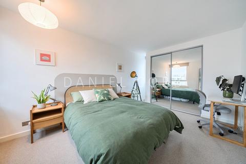 1 bedroom flat for sale, Vanbrugh Court, Wincott Street, SE11