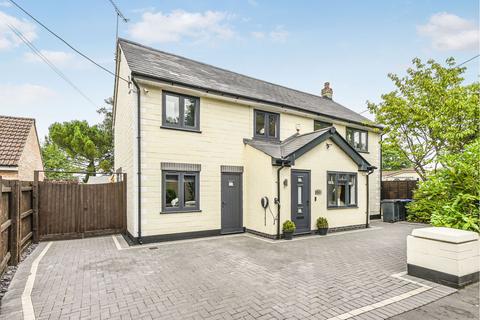 5 bedroom detached house for sale, Chippenham Road, Lyneham, SN15