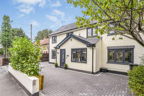 5 bedroom detached house for sale, Chippenham Road, Lyneham, SN15