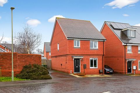 Le Marechal Avenue, Southampton, SO31