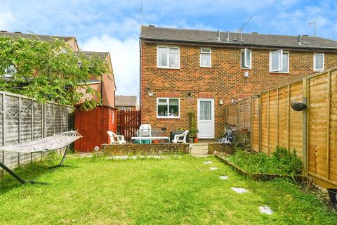 2 bedroom end of terrace house for sale, Dunsford Close, Swindon, SN1