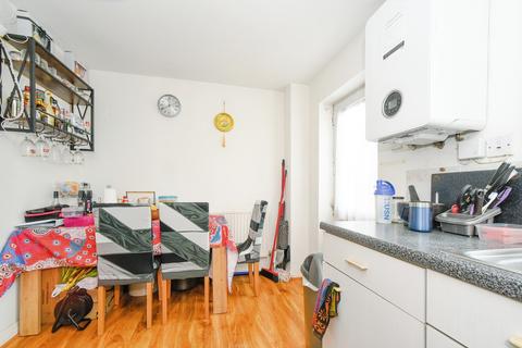 2 bedroom end of terrace house for sale, Dunsford Close, Swindon, SN1
