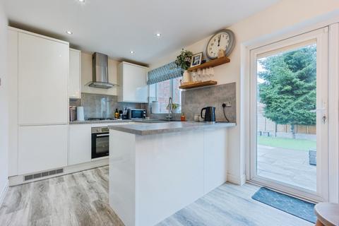 3 bedroom end of terrace house for sale, Peckforton Close, Cheadle, SK8